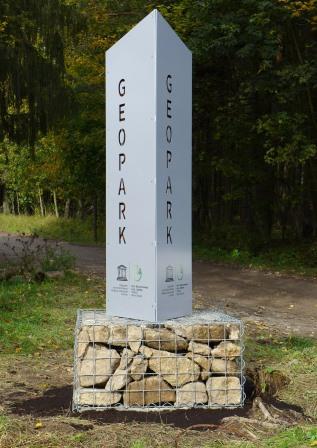 Errichtung von Geoparkstelen in Badersleben und Dedeleben